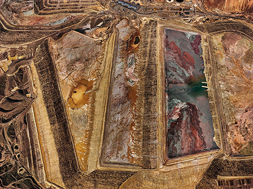 Edward Burtynsky, Morenci Mine #2, Clifton, Arizona, USA, 2012. © Edward Burtynsky, Courtesy Nicholas Metivier Gallery, Toronto.