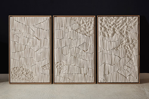 Simone Pheulpin, Triptyque, 3 panneaux de 130 x 80 cm, 2020. © Antoine Lippens. © Adagp, Paris, 2021.