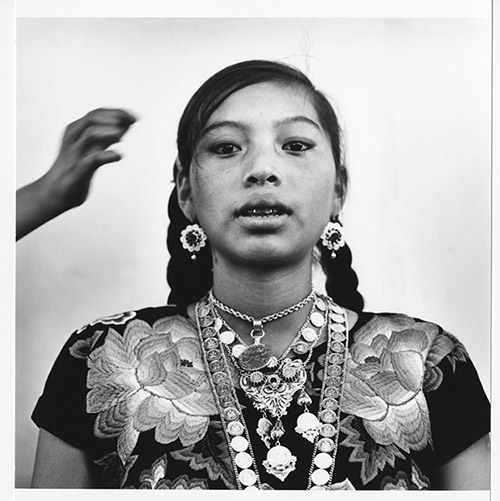 Graciela Iturbide, Mujer zapoteca, Tonalá, Oaxaca, 1974. Tirage gélatino-argentique. © Graciela Iturbide.