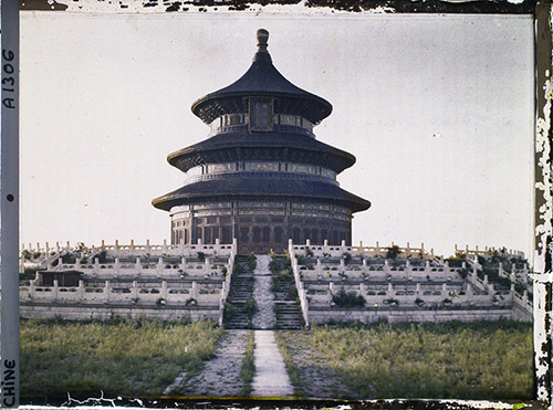 Stéphane Passet, Temple du Ciel, 1913, Pékin, Chine. Autochrome, 9x12 cm, A1306. © Département des Hauts-de-Seine / Musée départemental Albert-Kahn.