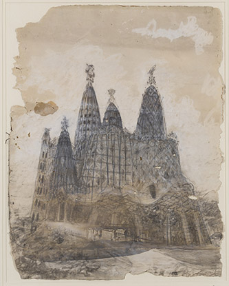 Antoni Gaudi (1852 – 1926), Projet pour l’église de la Colonie Güell, vers 1908-1910. Fusain et rehauts de blanc sur photographie, 59,5 × 46 cm. Barcelone, Museu Nacional d’Art de Catalunya. Photo © MNAC, Barcelona, 2022.