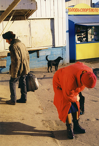 Boris Mikhaïlov, De la série « Case History », 1997-98. Tirage chromogène. © Boris Mikhaïlov, VG Bild-Kunst, Bonn. Courtesy Galerie Suzanne Tarasiève, Paris.