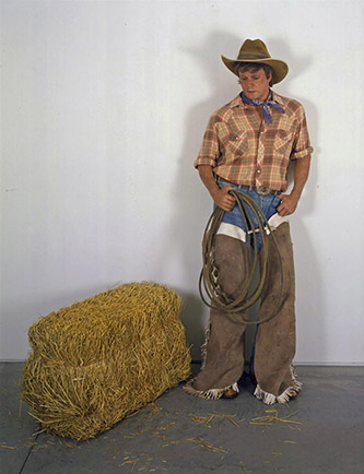Duane Hanson, Cowboy with Hay. 1984/1989. Bronze, polychromed in oil, mixed media, with accessoires Lifesize. Jude Hess Fine Arts. © Estate of Duane Hanson / VG Bild-Kunst,. Bonn 2022. Courtesy of Jude Hess Fine Arts and Institute for Cultural Exchange, Tübingen.