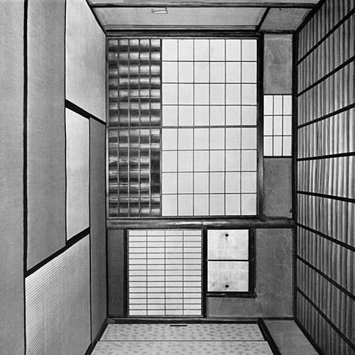 Laurence Aëgerter, Heya, série Point de fuite, 2022. Impression au pigment d’archival sur papier FineArt Baryta, caisse américaine pivotant à 360°, 4 positions selon 4 angles de vue à 90°.
