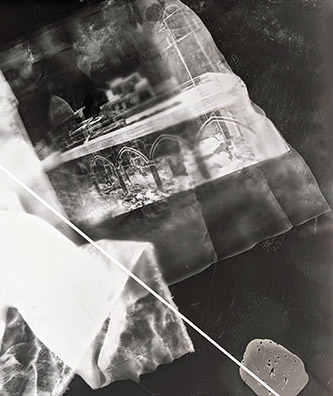 Guénaëlle de Carbonnières, Pierre, plis, série Le temps voilé, 2023. Photogramme fragmenté sur papier RC - contrecollage sur aluminium, verre antireflet - pièce unique - 42,5 x 33 cm - © Guénaëlle de Carbonnières, courtesy Galerie Binome.
