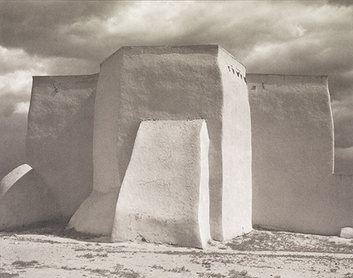 Paul Strand, St. Francis Church, Ranchos de Taos, New Mexico, 1931. © Aperture Foundation Inc., Paul Strand Archive. Fundación MAPFRE Collections.