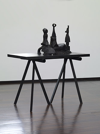 Germaine Richier, Trio I ou La place, 1954. Bronze patiné, 142 x 128 x 61 cm. Collection MAC VAL - Musée d’art contemporain du Val-de-Marne © Adagp, Paris 2023. Photo © Marc Domage.