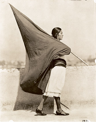 Tina Modotti, Paysanne zapotèque portant une cruche sur son épaule, 1926. Collection et archives de la Fundación Televisa, Mexico.
