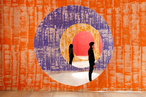 Ulla von Brandenburg, Das Was Ist, 2020, coton peint, dimensions variables. Crédit photo : Aurélien Mole / Palais de Tokyo, Paris (2020).