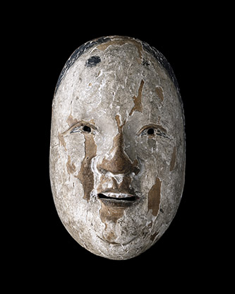 Masque nô, Koyane no Mikoto, période Nanboku-cho, XIVe siècle Pigment sur bois, L 22,3 cm. Collection Odawara Foundation. © Hiroshi Sugimoto, Courtesy of Odawara Art Foundation.