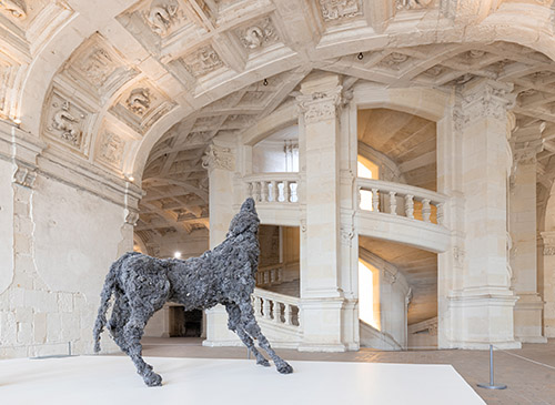 Lionel Sabatté, Chambord 2023, vue d’exposition, Pollens Clandestins, Château de Chambord, commissariat Yannick Mercoyrol, 2023. Courtesy Ceysson & Bénétière. © Leonard de Serres.