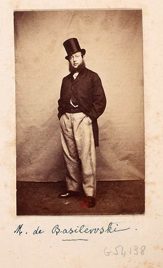 Eugène Disdéri. Photographie du comte Alexandre Basilewsky, Paris, entre 1855 et 1870. Paris, Bibliothèque nationale de France, département. Estampes et photographie. 4-NE-111. © Bibliothèque nationale de France