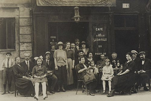 Au Réveil Matin, Maison Bénazet, café restaurant, 113, avenue Jean-JaurÚs, 19e arrondissement, vers 1935, carte postale photographique. © Ville de Paris / BibliothÚque historique.