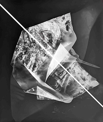 Guénaëlle de Carbonnières. Drapé. 2023. série Le temps voilé. Photogramme fragmenté. Pièce unique © DR.