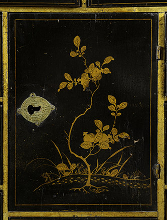 Anonyme, Cabinet  en bois laqué noir et or. Entre 1750 et 1850, 18e-19e siècle. Maison de Victor Hugo - Hauteville House. CC0 Paris Musées / Maisons de Victor Hugo. CC0 Paris Musées / Maisons de Victor Hugo Paris-Guernesey.