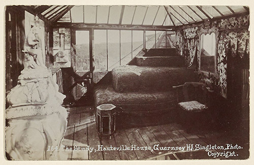 Thomas Singleton, Photographe - Anonyme , Editeur. Le look-out d'Hauteville House. Vers 18801890, 4e quart du 19e siécle. Maison de Victor Hugo - Hauteville House. CC0 Paris Musées / Maisons de Victor Hugo Paris-Guernesey.