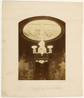 Victor Hugo, Dessinateur, La coupole et le lustre de l'escalier. Edmond Bacot, Photographe, été 1862, 3e quart du 19e siécle. Maison de Victor Hugo - Hauteville House. CC0 Paris Musées / Maisons de Victor Hugo Paris-Guernesey.