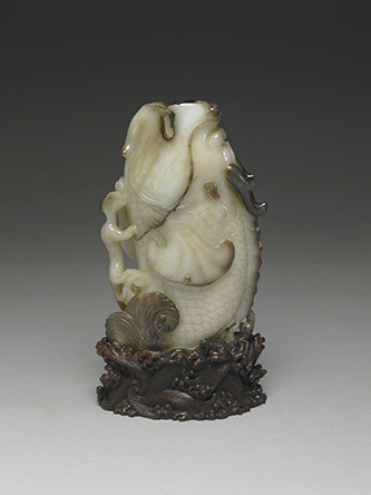 Porte-fleur en forme de créature poisson. Dynastie Ming (1368-1644). Jade. Chine. N° inventaire Inv. 故玉002171. © Musée national du Palais, Taipei.
