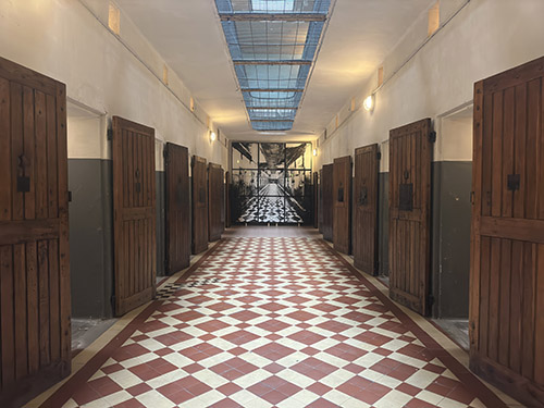 Nicolas Daubanes, Prison de Montluc à Lyon, bâtiment cellulaire, rez-de-chaussée. © P. Rosset.