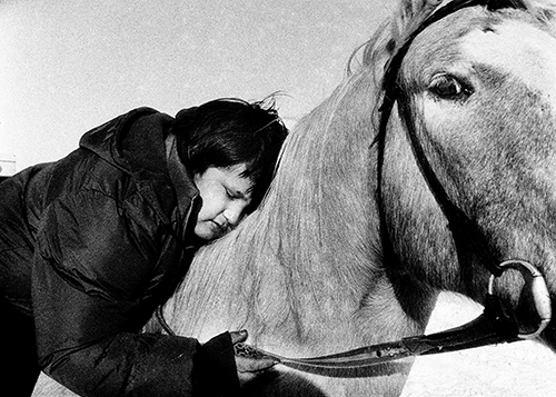 Simon Vansteenwinckel, photographie extraite du livre "Aux Ombres" aux Éditions lamaindonne. © Simon Vansteenwinckel. Prix Nadar 2025.