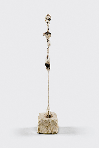 Alberto Giacometti, Femme debout, c. 1961. Plâtre peint, 46 x 7,6 x 11,2 cm. Fondation Giacometti. © Succession Alberto Giacometti / Adagp, Paris 2026.