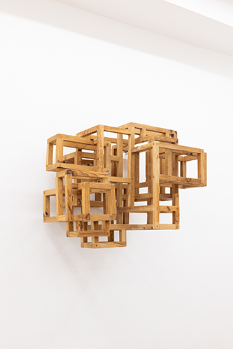 Igor Ckelkovski, Nuage, 1978. Bois, 70 х 88 х 57 cm.