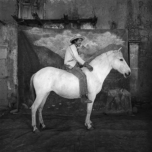 Javier Silva Meinel, Qorilazo montado, 1996 © Javier Silva Meinel / Galerie Younique.