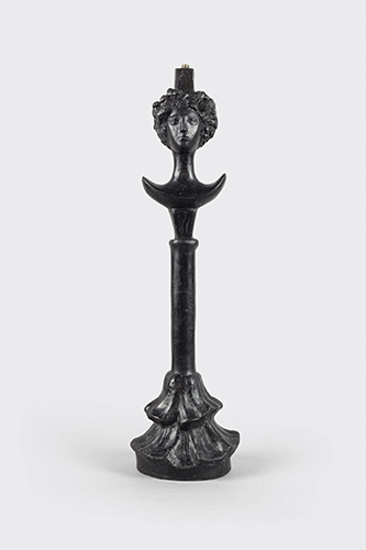 Alberto Giacometti, Lampe Tête, 1933-1934. Plâtre teinté, 49,9 × 11,7 × 11,4 cm. Fondation Giacometti. © Succession Alberto Giacometti / ADAGP, Paris 2026.