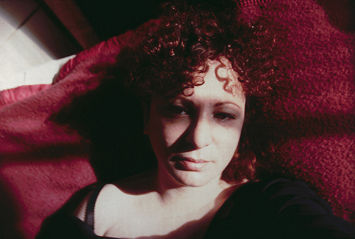 https://francefineart.com_ Nan Goldin, Self Portrait with eyes turned inward, Boston, 1989, Collection d’entreprise Neuflize OBC. © Nan Goldin.