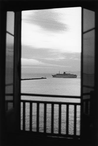 https://francefineart.com_ Bernard Plossu, Marseille, 1975, Collection d’entreprise Neuflize OBC. © Bernard Plossu