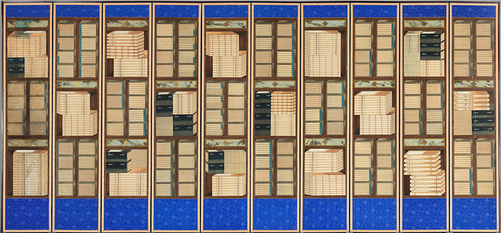 Paravent à dix panneaux représentant une bibliothèque. Corée, époque du Joseon (1392-1910), XIXe-XXe siècle. Encre et couleurs sur soie. Séoul, musée national du palais de Corée.© National Palace Museum of Korea’s public work is used according to KOGL.