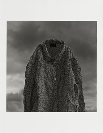 https://francefineart.com/  Yuki Onodera, Portraits de fripes, 1994. Série Down. © Yuki Onodera.