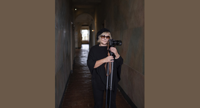 PODCAST - Entretien avec FLORE, par Anne-Frédérique Fer, à Nohant - maison de George Sand, le 15 avril 2026, durée 16’59, © FranceFineArt. (crédit photo © Adrian Claret)
